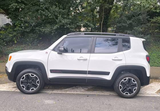 JEEP RENEGADE 2.0 16V TURBO DIESEL TRAILHAWK 4P 4X4 AUTOMÁTICO JEEP RENEGADE 2.0 16V TURBO DIESEL TRAILHAWK 4P 4X4 AUTOMÁTICO